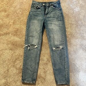 WILD FABLE - Highest Rise Mom Jean, ripped Jean, size 00